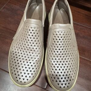 Ecco geometrical walking shoes